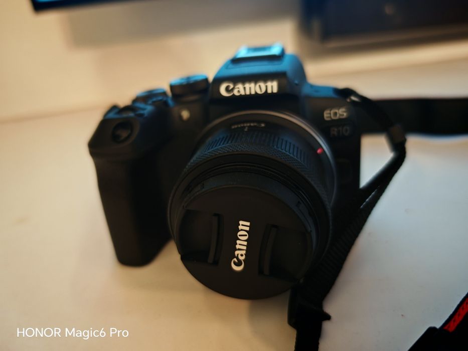 Canon EOS R10 + Obiektyw RF-S 18-45mm IS STM