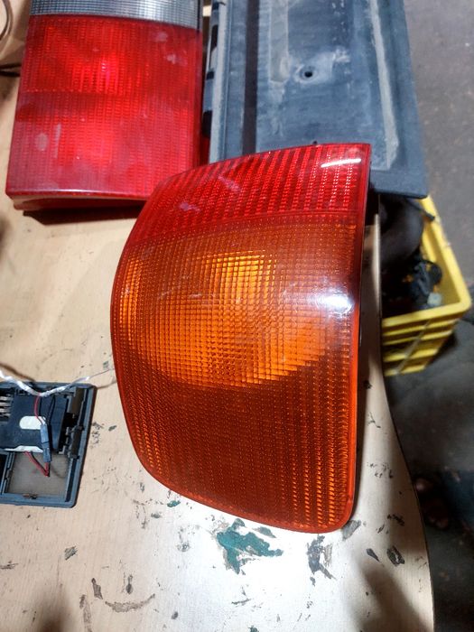 Стопы повороти бленда орігінал  Audi 100 С4