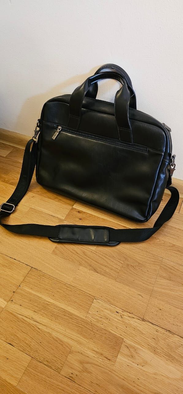 Sprzedam torbę na laptopa