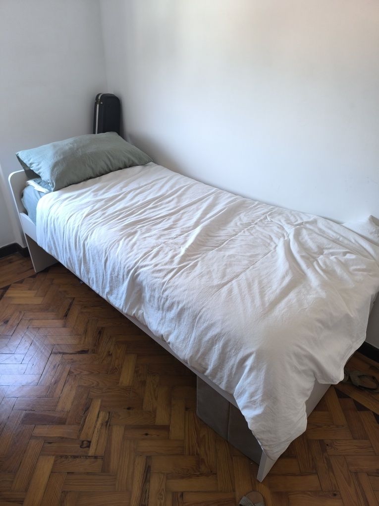 Cama SLÄKT + colchão dormideo + estrado