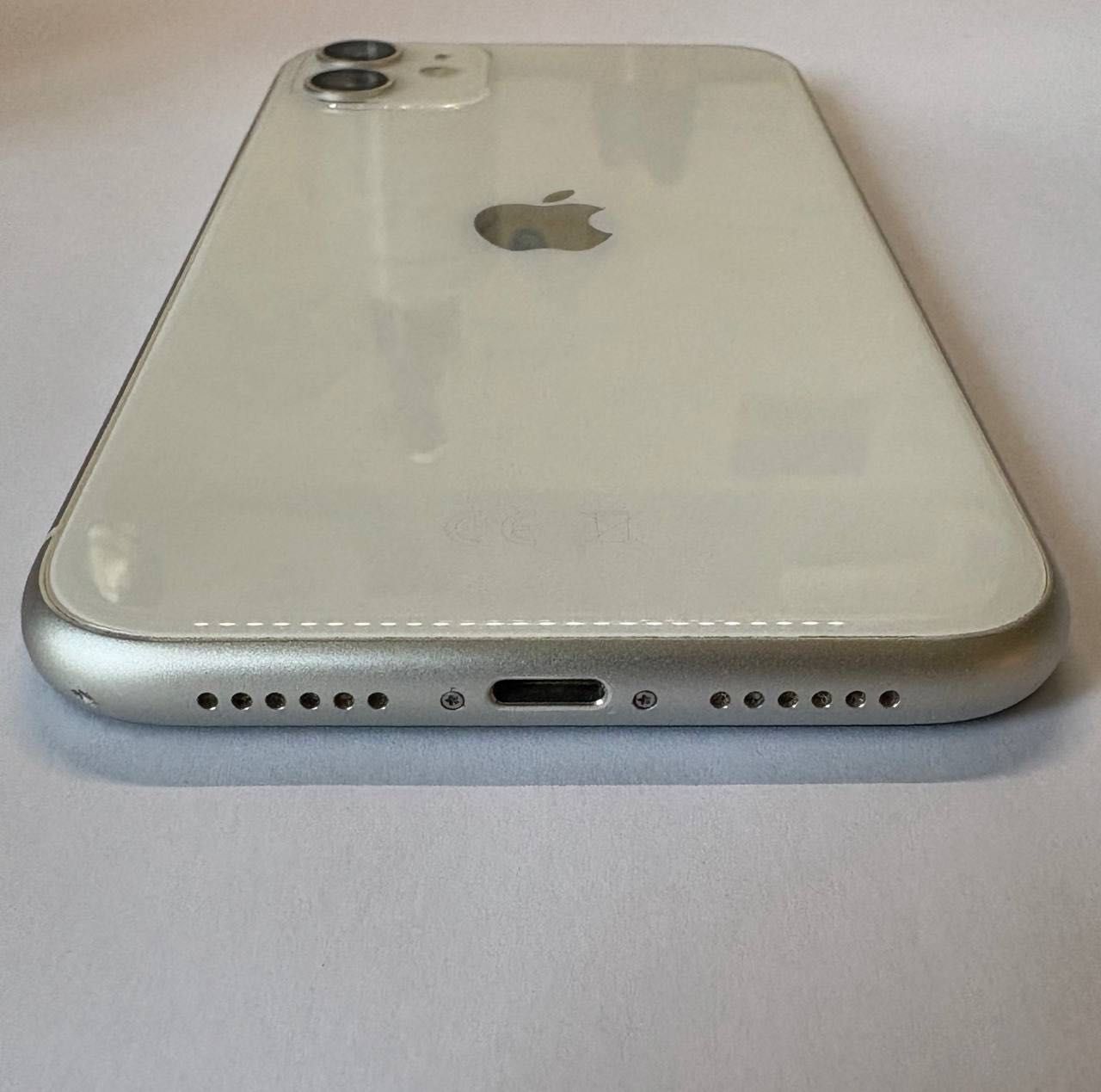 iPhone 11  на 128 гігабайт
