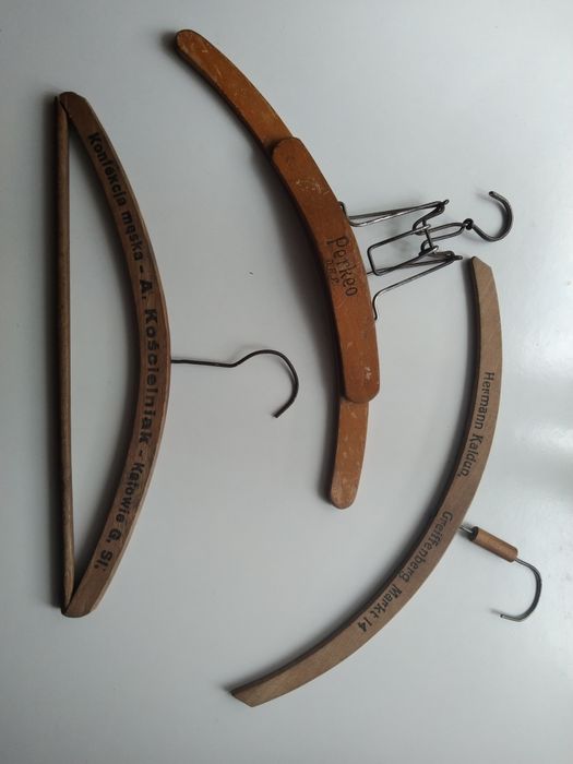 Antyki,kolekcje .Wieszaki z przedwojenne.