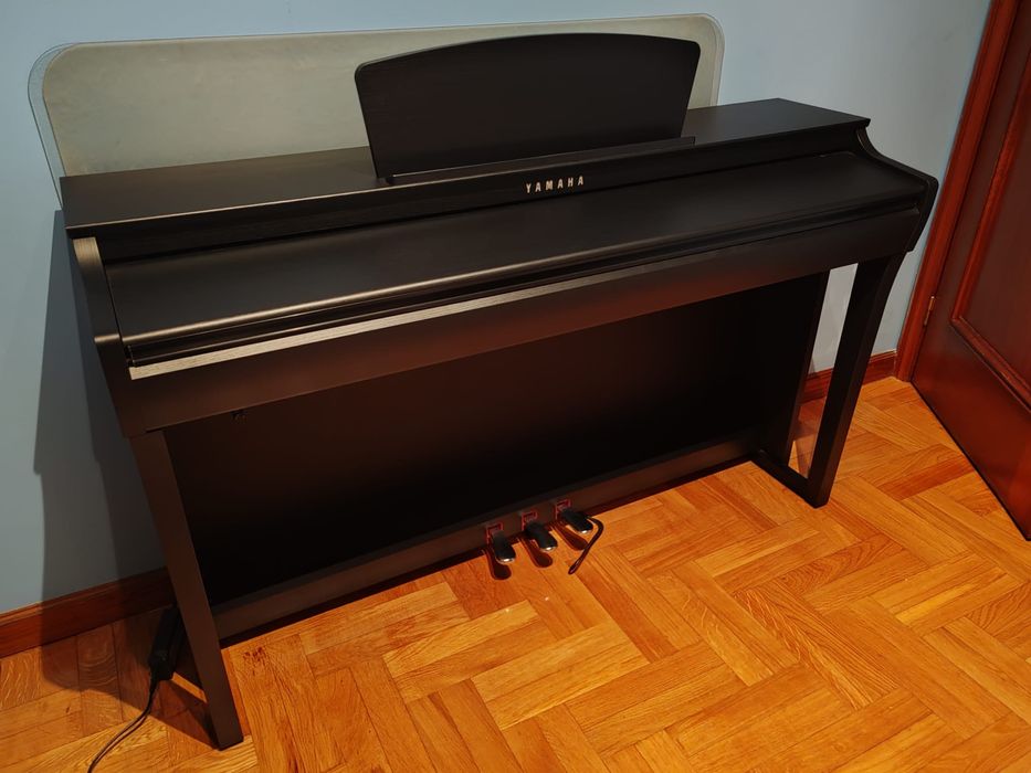 Piano yamaha CLP725 “novo”