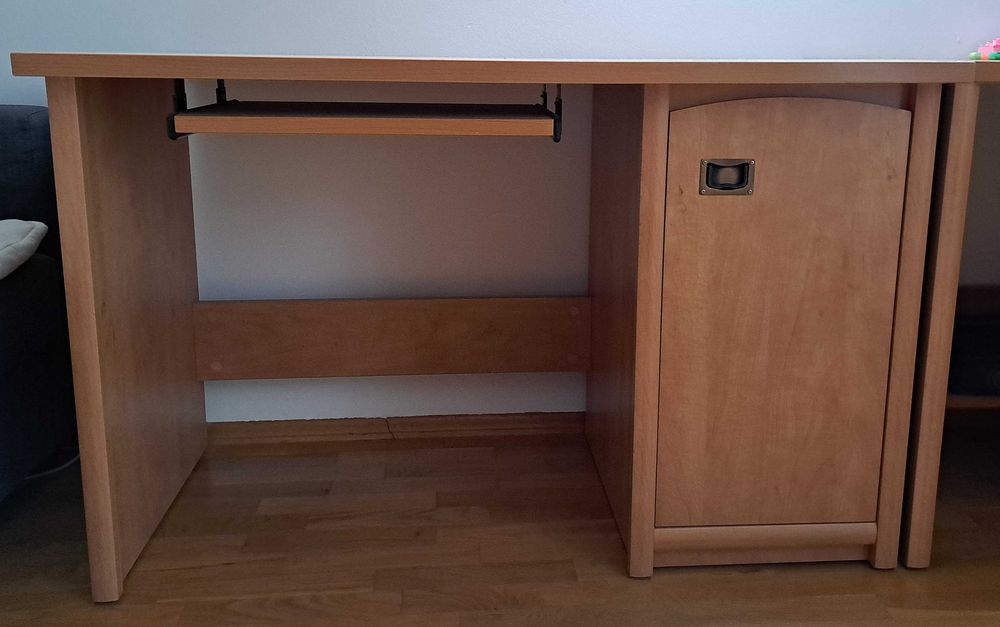 Meble z kolekcji Magellan regał, biurko