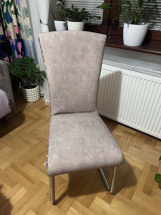 Krzesło tapicerowane – po pełnej renowacji, jak nowe!