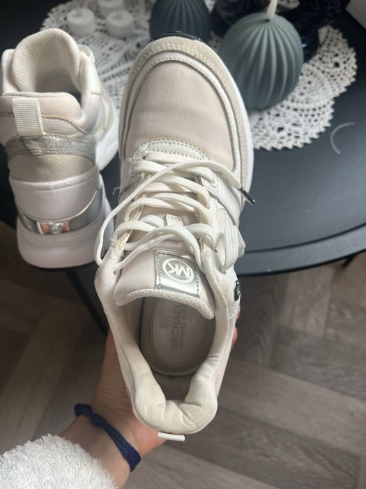 Продам Michael Kors