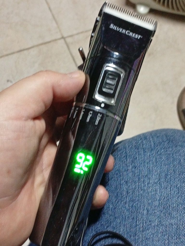 Máquina de Cortar cabelo a bateria com várias medidas