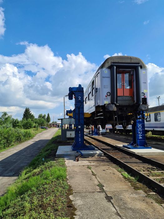 Dźwigniki Śrubowe typu Kutruffa 4 x 25t.