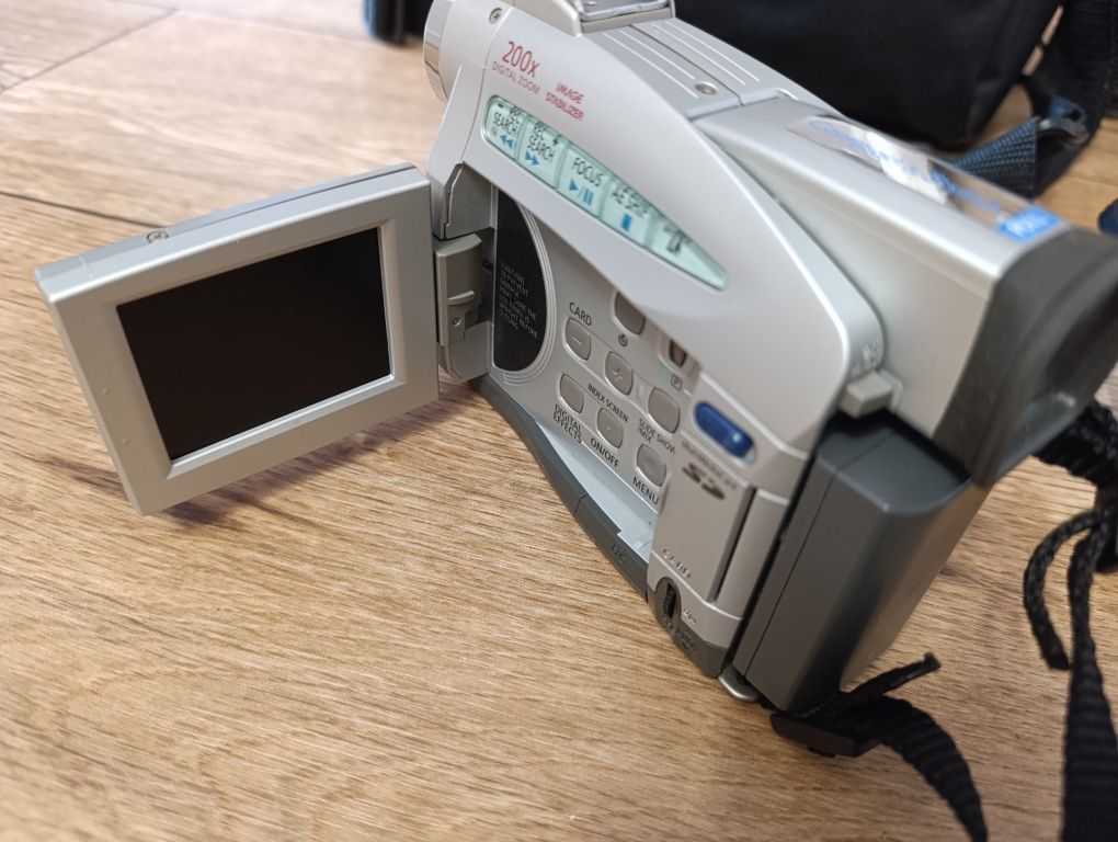 Kamera Canon MV425 stan idealny, jak nowa  , kolekcjonerski. Sprawna !