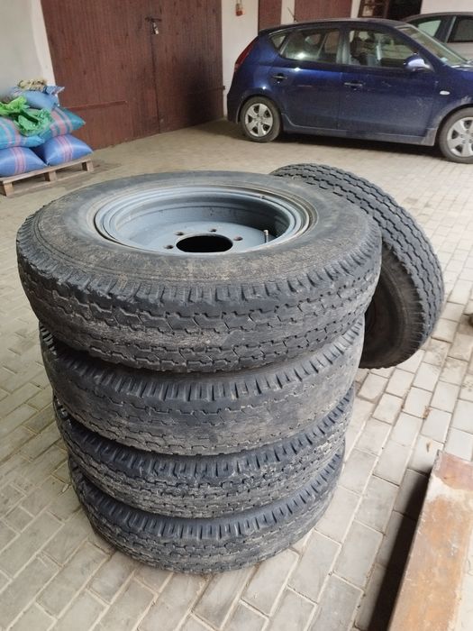 Opony rolnicze do przyczepy