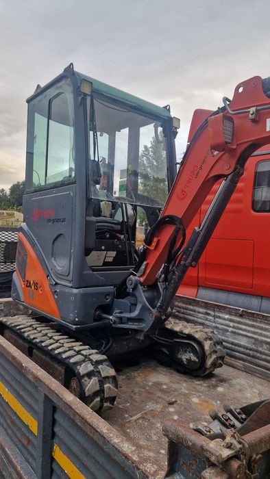 Miniescavadora Hitachi Zaxis 18 – Pronta a trabalhar