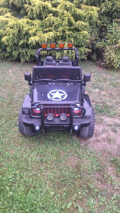 Samochodzik na akumulator JEEP