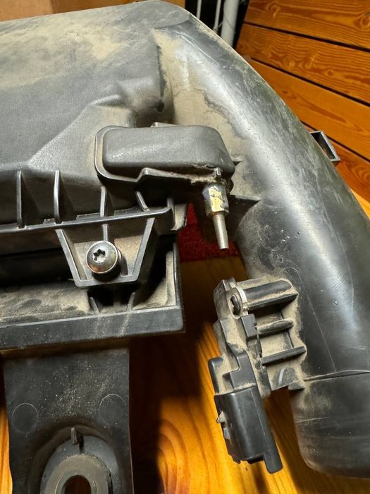 Корпус повітряного фільтру Citroën c4 1.6 blue hdi