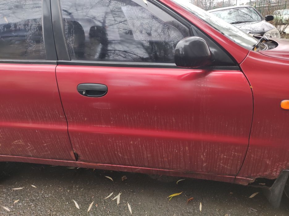 DAEWOO Ланос, червоний