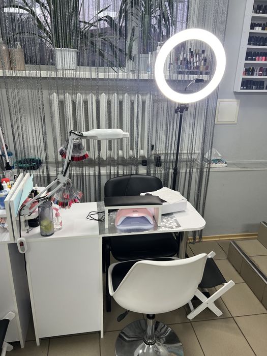 Сдаётся рабочее место мастера маникюра и педикюра