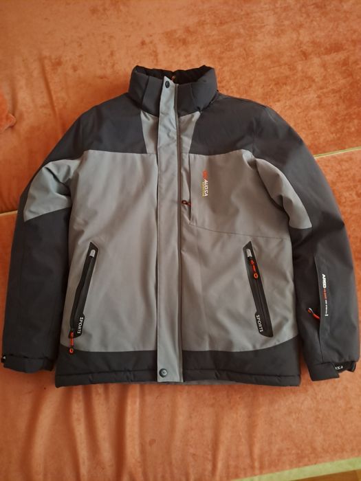 Продам зимнюю мужскую курточку