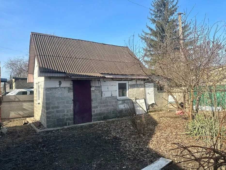 Продам будинок с.Святопетрівське.Горище,криниця,6 соток,газ