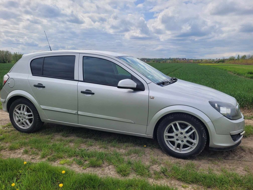 Opel astra h 1.7d isuzu