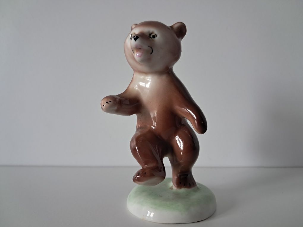 Hollohaza figurka porcelanowa niedźwiadka Węgry