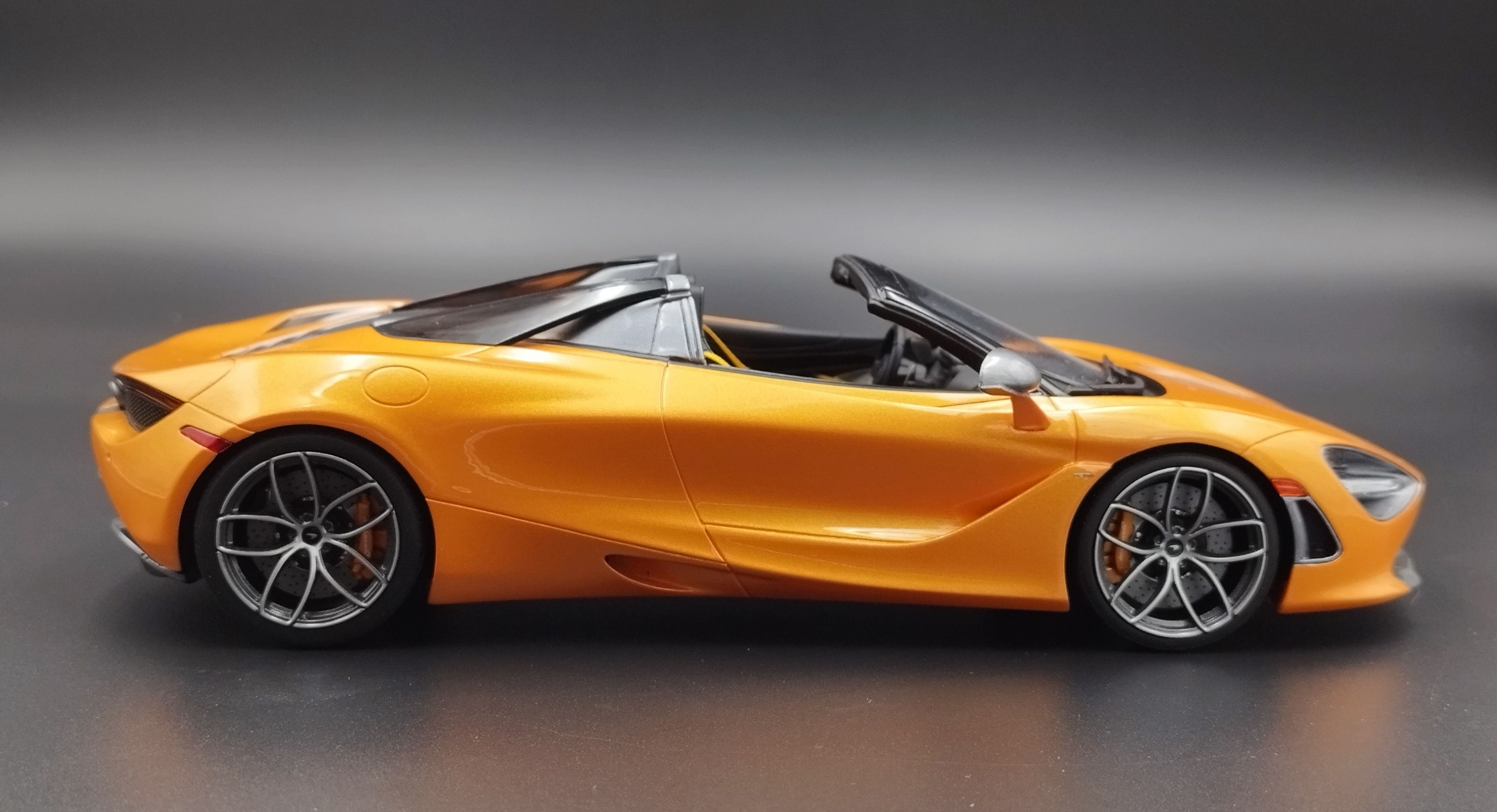 1:18 GT Spirit 2018 McLaren 720S Spider Papaya Spark Orange nr 009/999