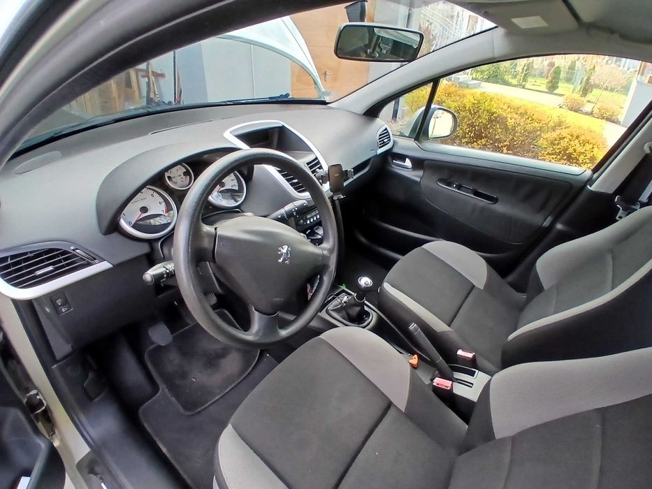 Peugeot 207 Zadbany