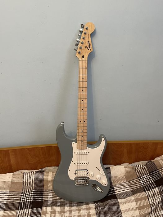 Squier by fender sonic stratocaster hss електрогітара + підсилювач