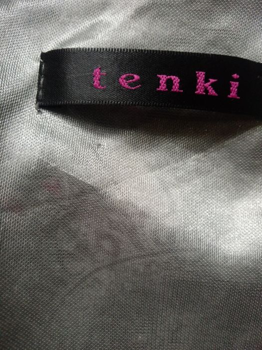 Sukienka w rozmiarze L; tenki