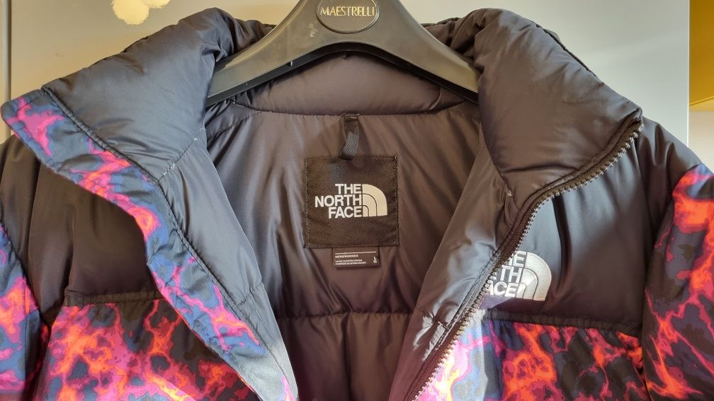 Kurtka The North Face 1996 Retro Nuptse Lava Camo Print L