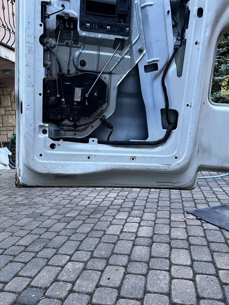 Volkswagen t5 transporter drzwi skrzydełka komplet
