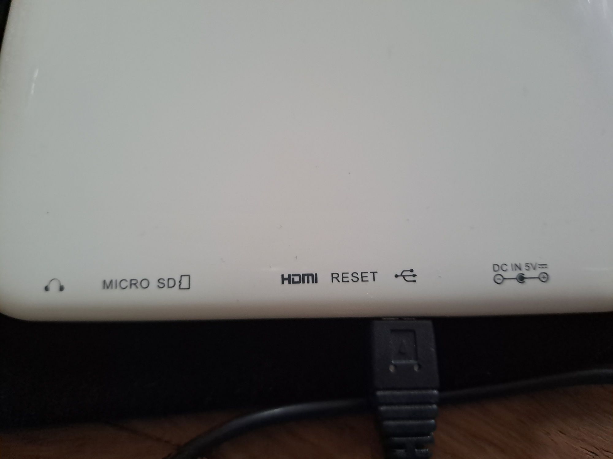 Tablet ODYS Xelo + pokrowiec