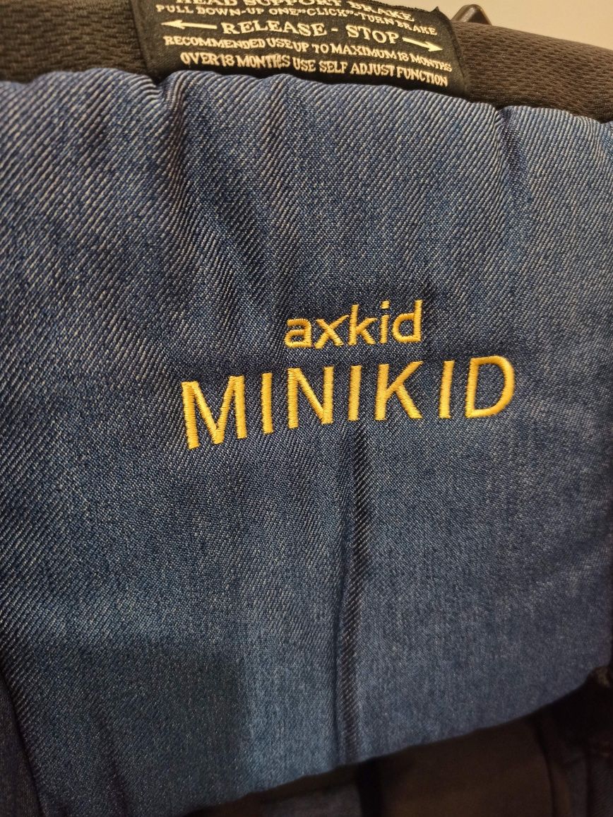 Fotelik Axkid Minikid RWF 9-25kg