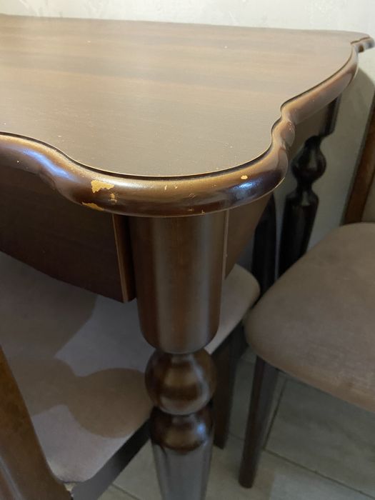 Стіл і 4 стільці