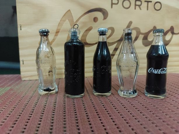 Antigas garrafas Miniatura Coca-Cola em vidro