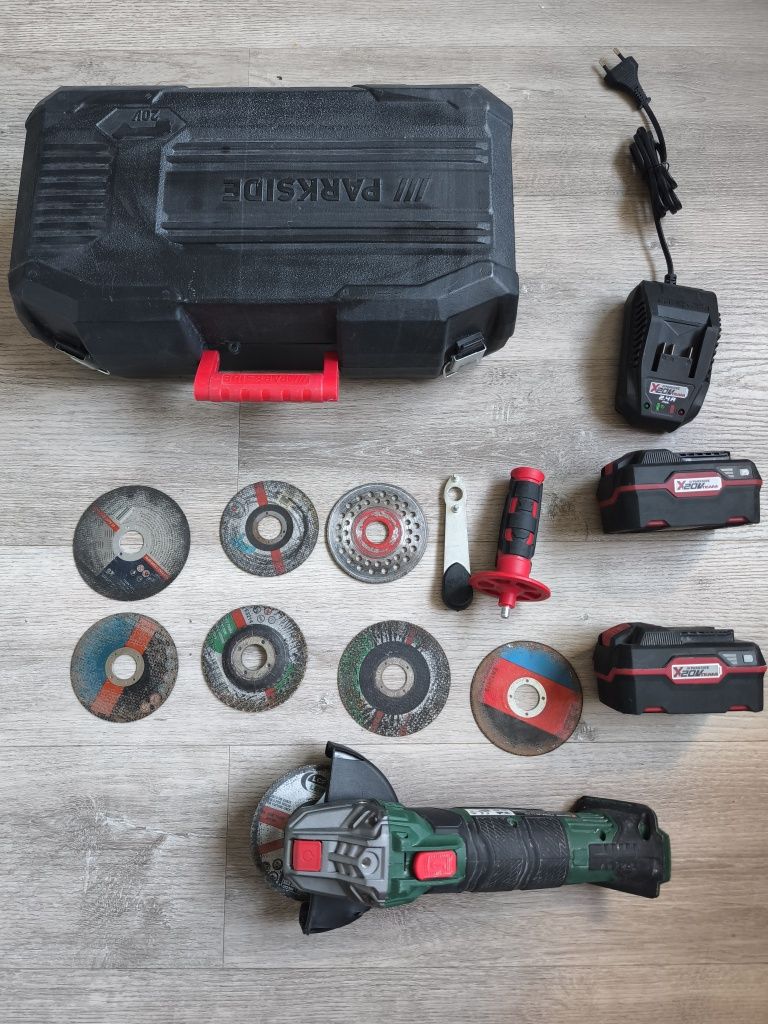 Rebarbadora Parkside 20v com 2 baterias 4a, carregador e acessórios
