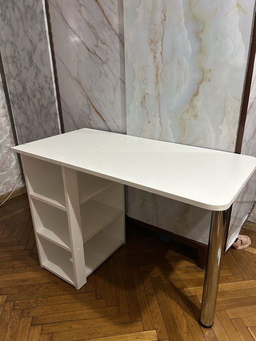 Стол для маникюра