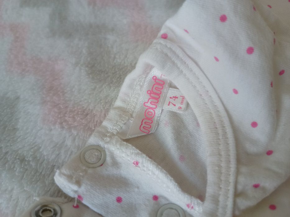 Sukienka w grochy dla niemowlaka