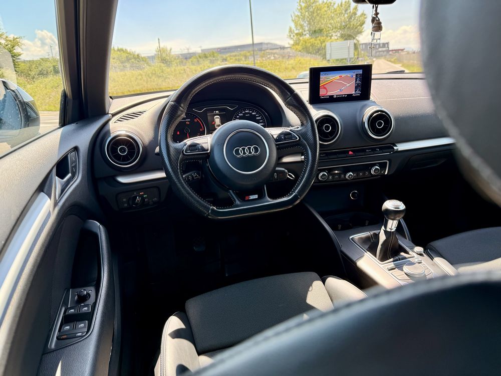 Audi A3 Sportback 2.0TDI ( Look RS3 )