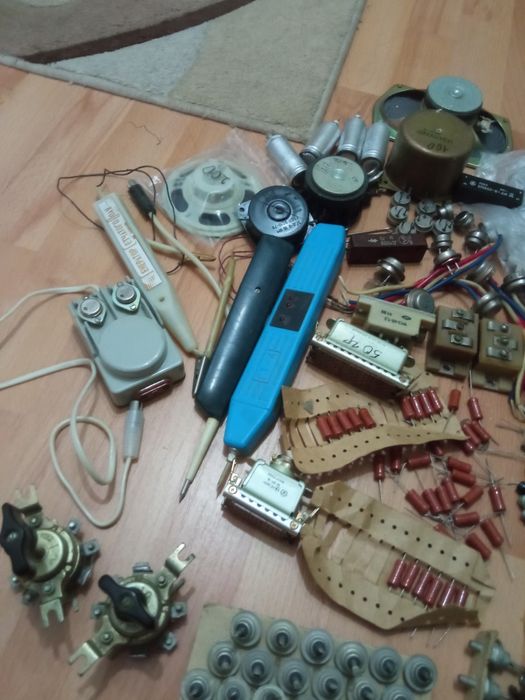 Резисторы Транзисторы диоди радиолампы конденсаторы новое СССР