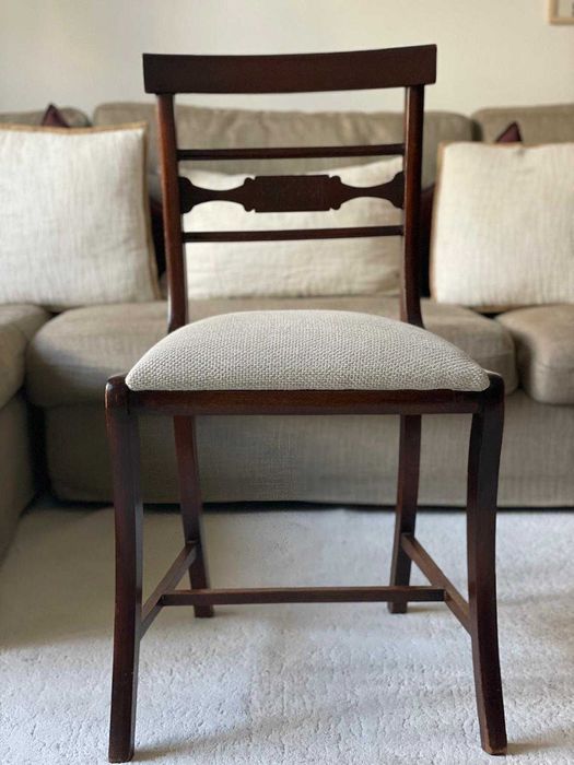 8 CADEIRAS para MESA de JANTAR em madeira