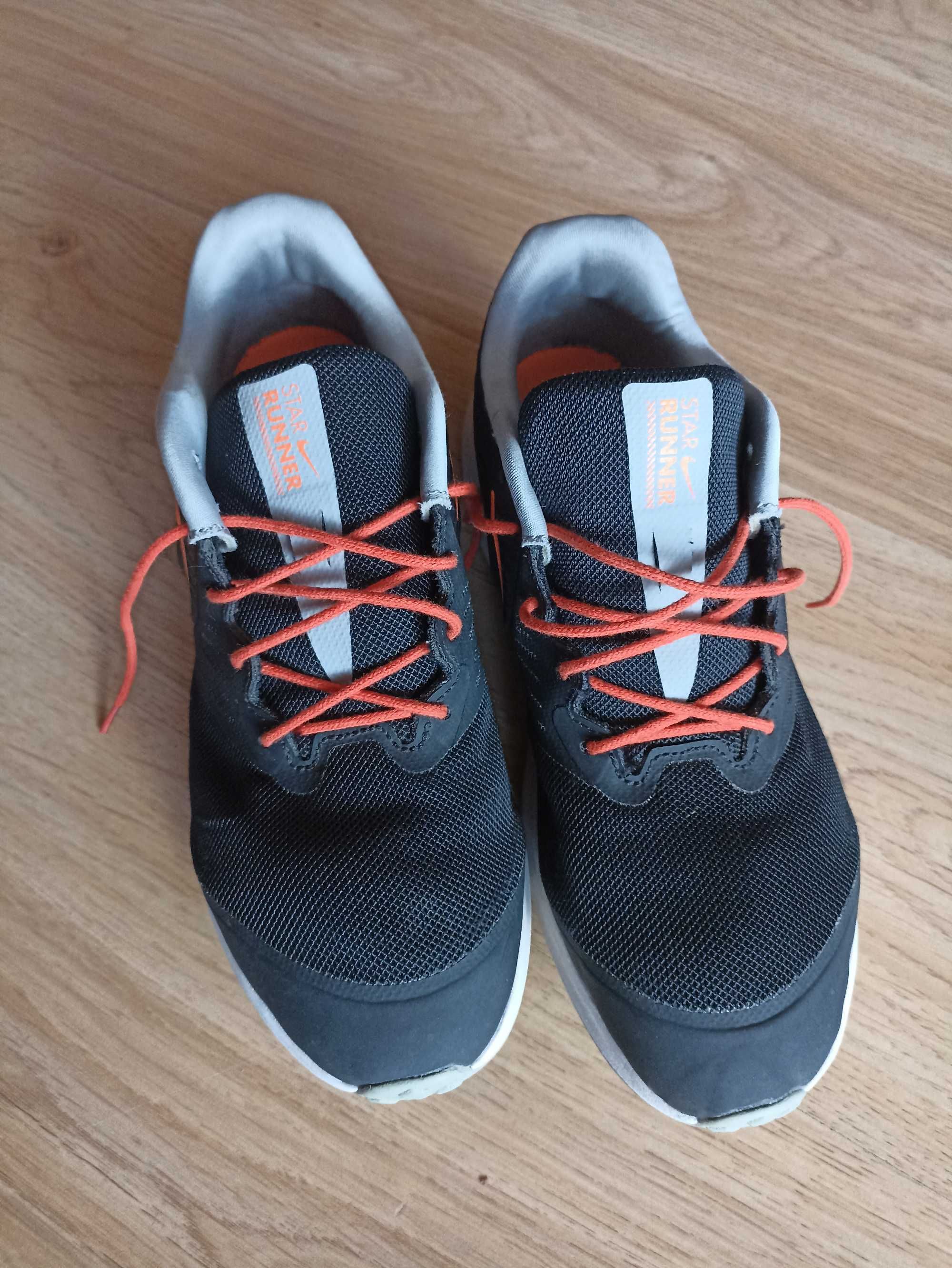 Buty sportowe NIKE