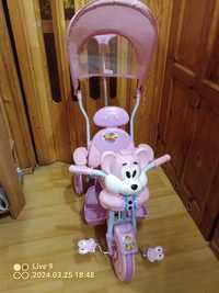 Trójkołowy różowy  rowerek