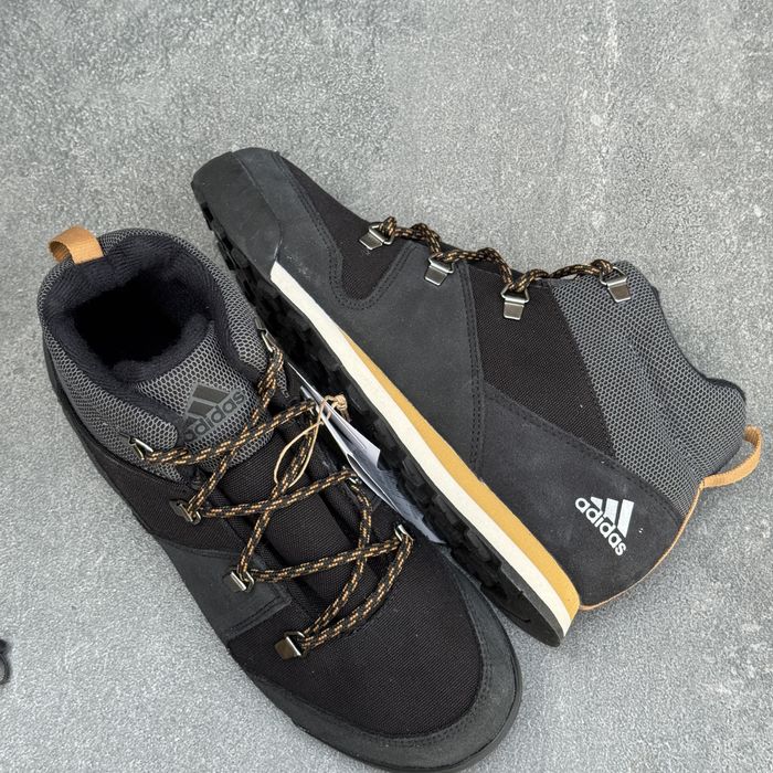 32 та 37р.ОРИГІНАЛ 100% Черевики адідас Adidas Snowpitch FZ2602