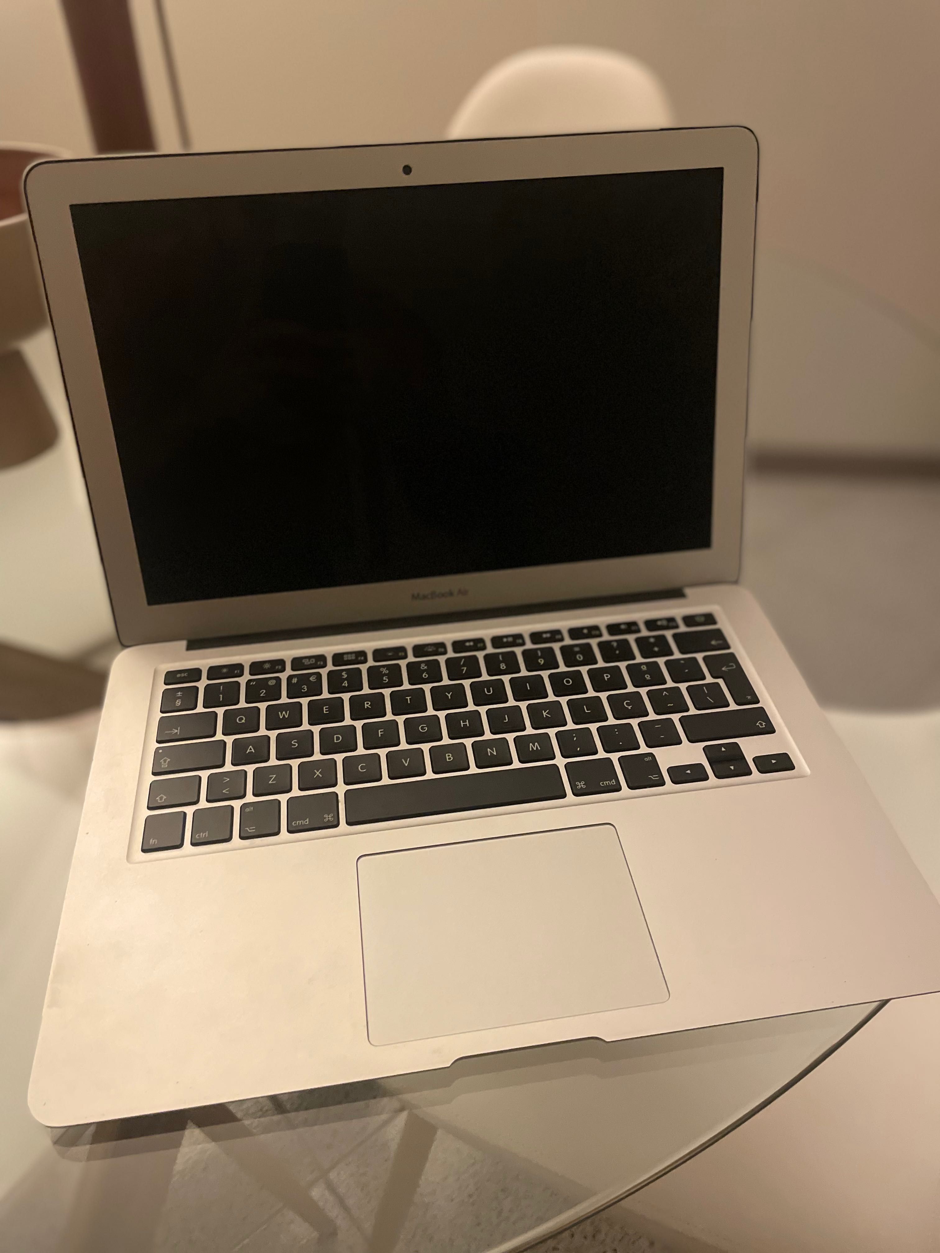 MacBook Air como novo