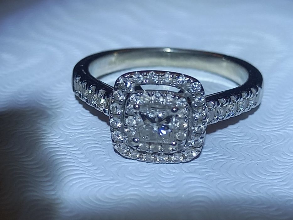 Золотое кольцо с бриллиантами 0.59 кт.