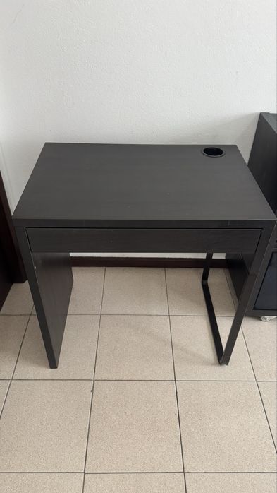 Secretaria com gaveta