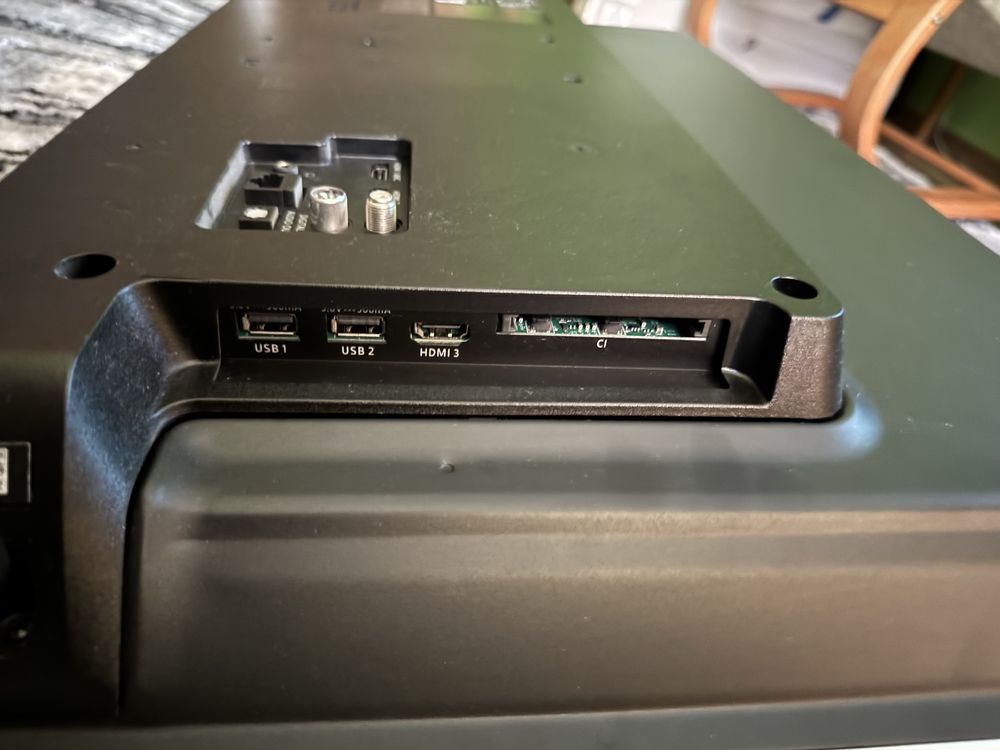 Telewizor Philips 32-calowy z serii 6800, model z systemem Smart TV (S
