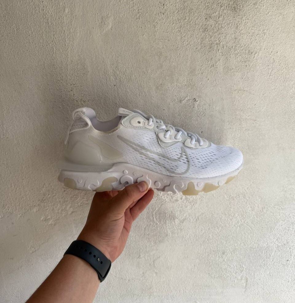 3 кольори Nike React Vision