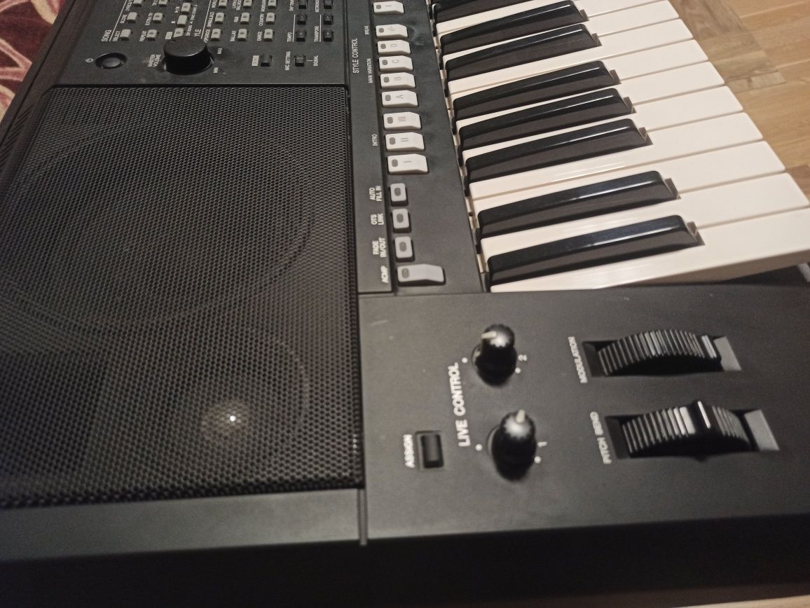 Yamaha psr s775 + style