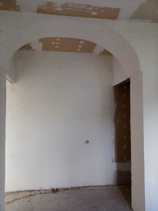 половина будинку в центрі м. Хмільника,  можливо під комерцію