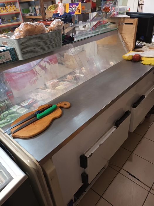 Холодильник вітрина